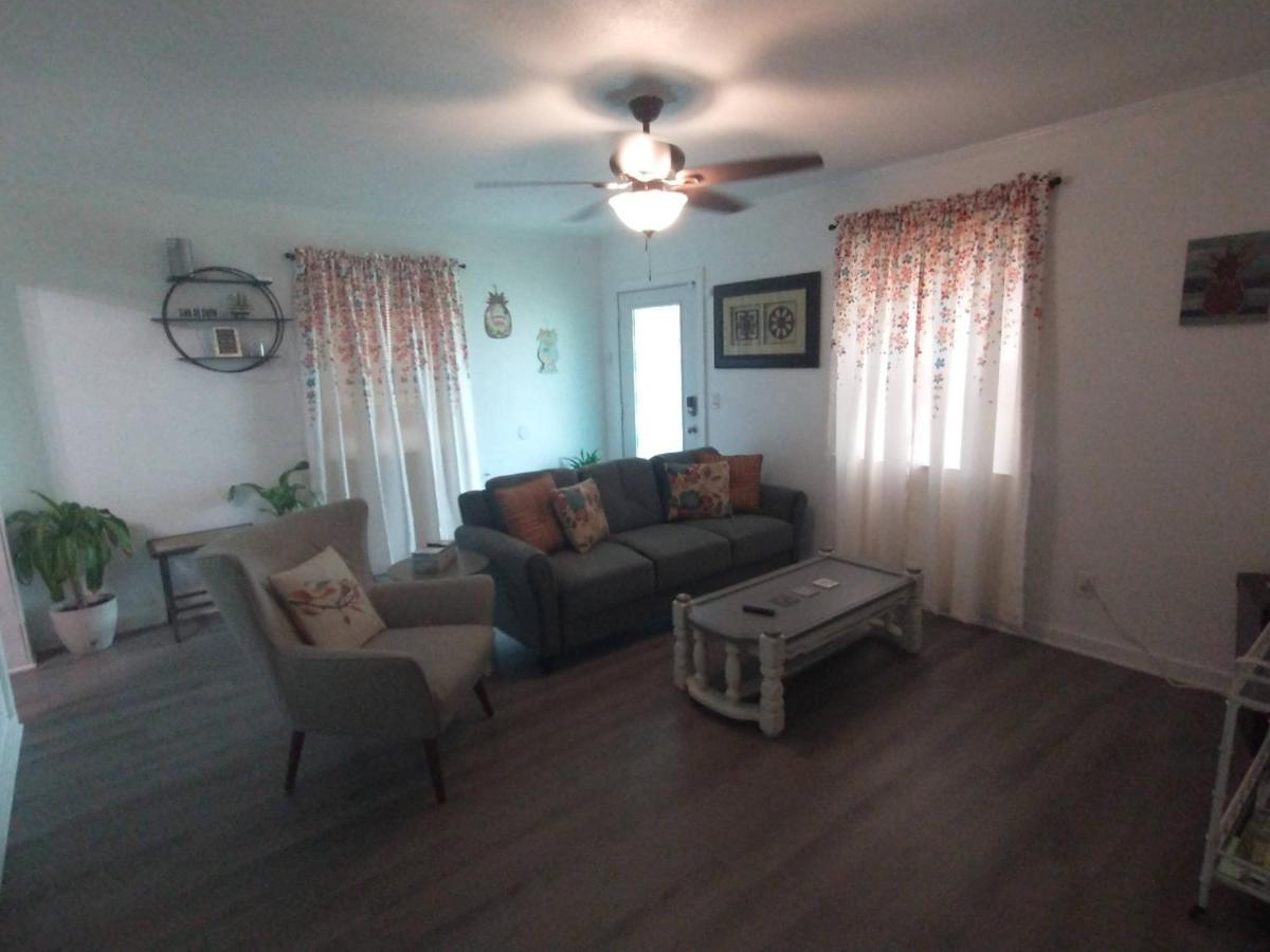 Welcome To Pineapple House! بينساكولا المظهر الخارجي الصورة
